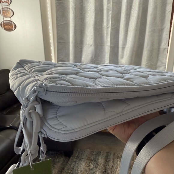 NWT Vera Bradley Disney Shoulder Bag - Picture 7 of 8